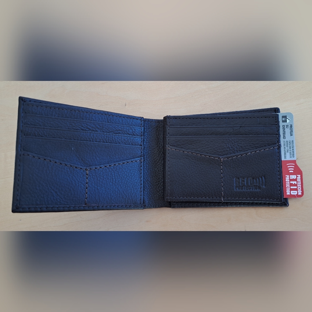 George Leather Bi-Fold Wallet - Picture 2 of 4